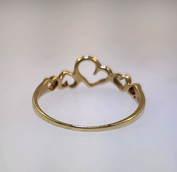 9ct Yellow Gold Heart Band Carousel 2