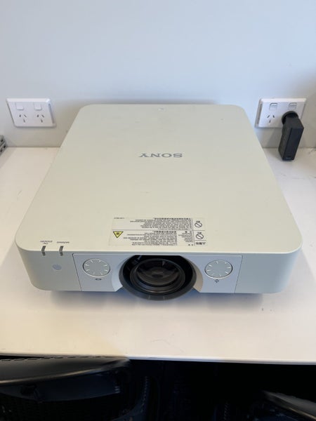 Sony VPH-FHZ55 Data Projector - $1 Reserve Carousel 1