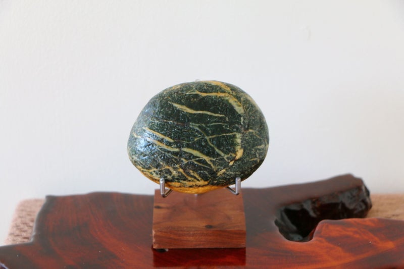New Zealand greenstone small touchstone pounamu carving stone unique gift Carousel 2
