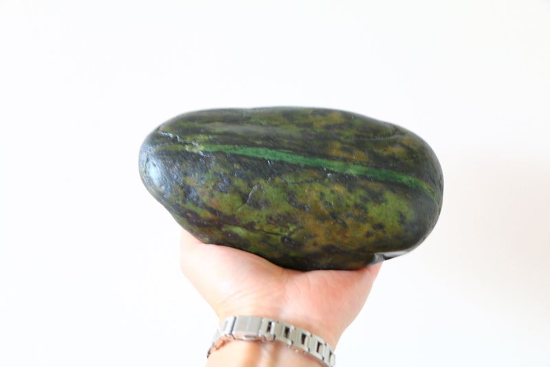 New Zealand greenstone small touchstone pounamu carving stone unique gift Carousel 1