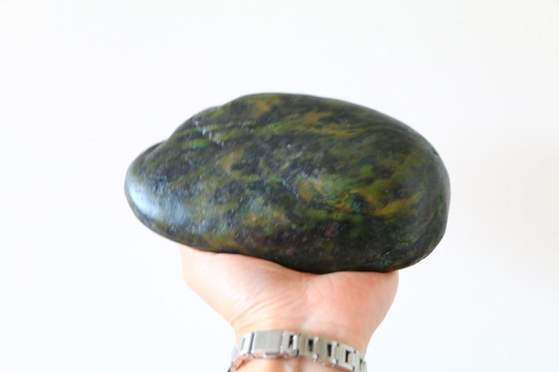New Zealand greenstone small touchstone pounamu carving stone unique gift Carousel 2