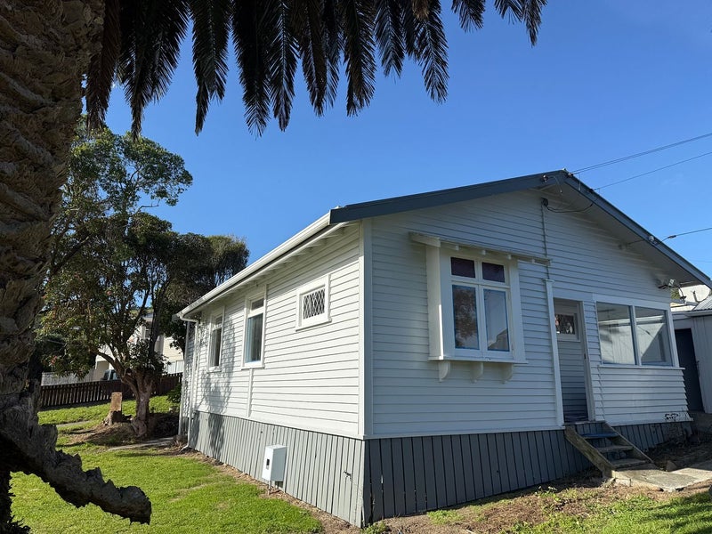 Image 1 of 7