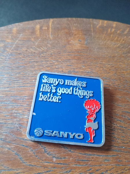 Retro Sanyo Retro Badge Carousel 1