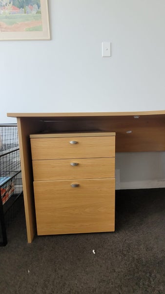 Corner Desk Carousel 2