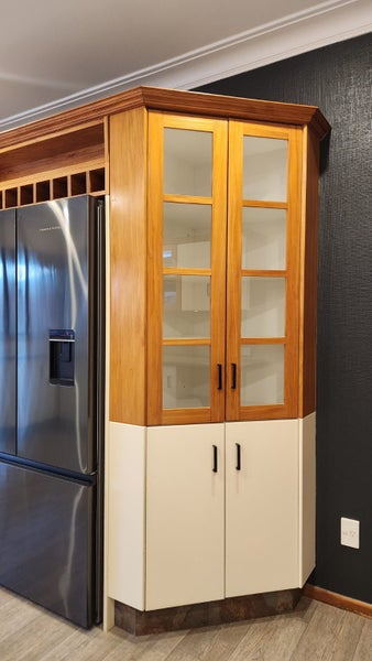 Quality Rimu Detailed Kitchen - Stylish & Functional! Carousel 19
