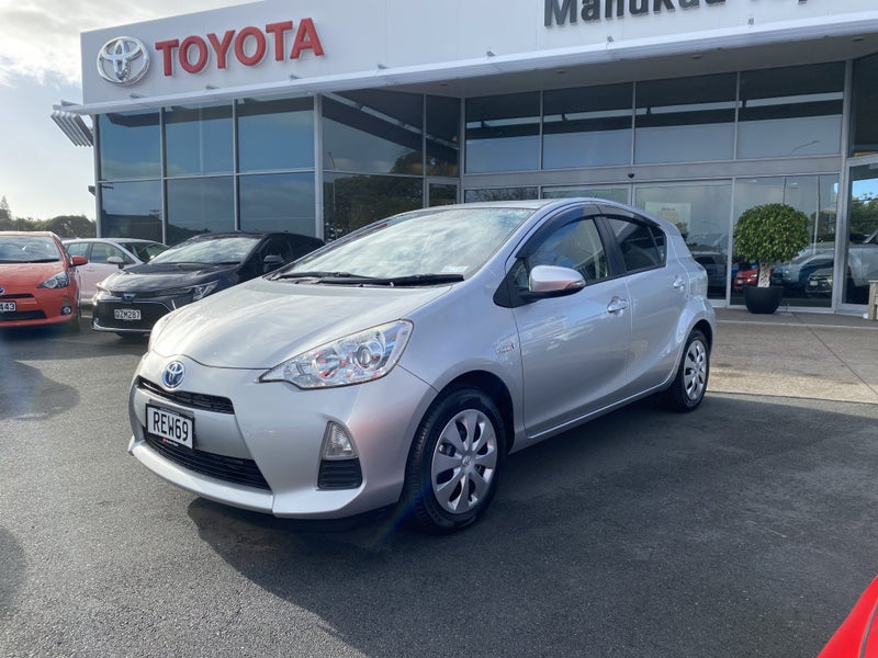 2014 Toyota Aqua Hybrid Synergy Drive62864754894722114