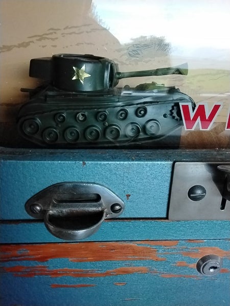 Old Tank Buster Carousel 8