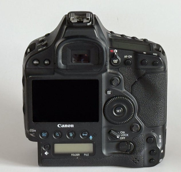 Canon 1Dx Mark II in excellent condition.63003466883458112