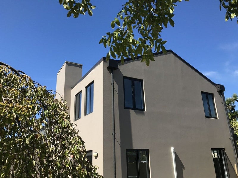 Image 1 of 20