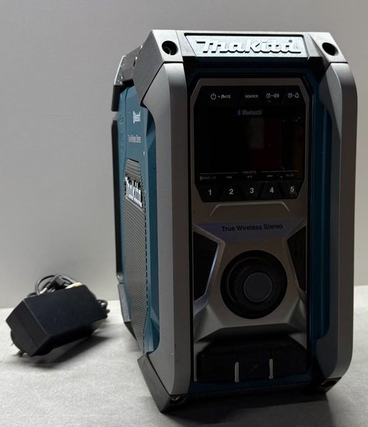 Makita XGT Woofer Bluetooth Radio (MR005) Carousel 2