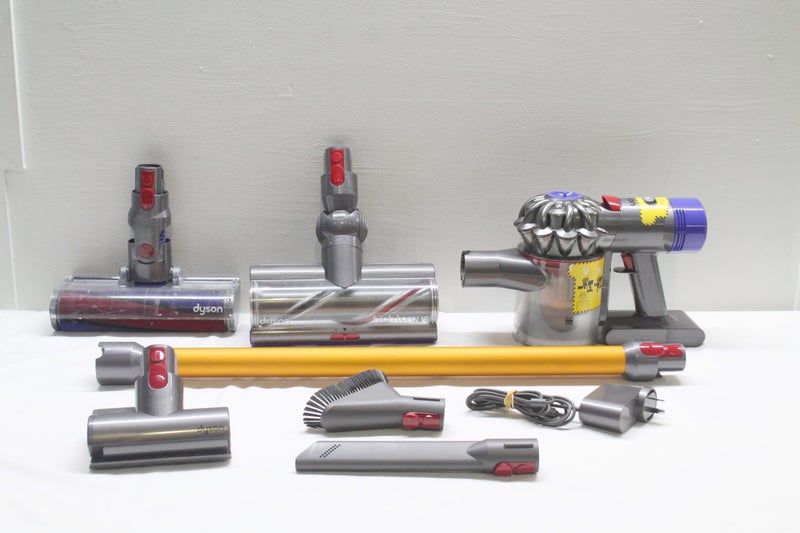 Dyson V8 Stick Vac & Charger Carousel 1