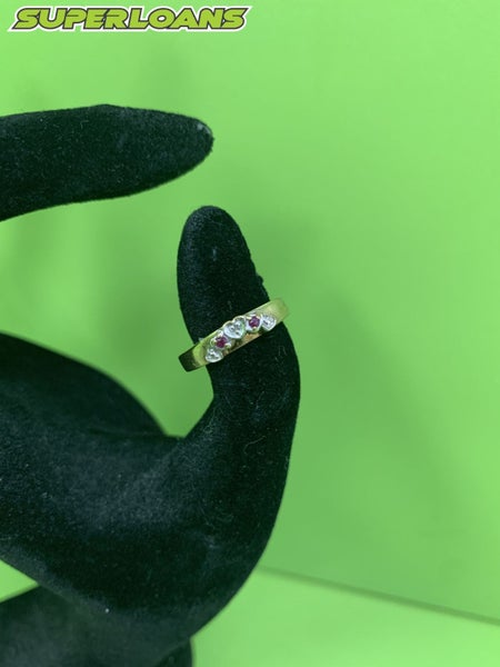 ** 9CT GOLD RING WITH RED & WHITE STONES ** Carousel 2