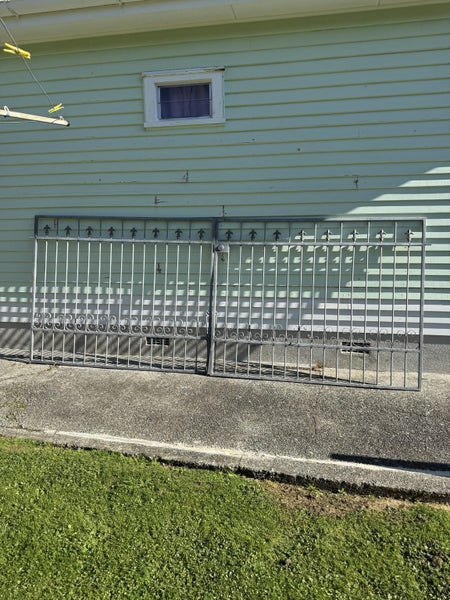 Driveway Gates Carousel 1