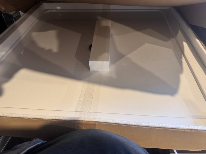 brand new shower tray white 1m*1m center waste must pick up Carousel 2