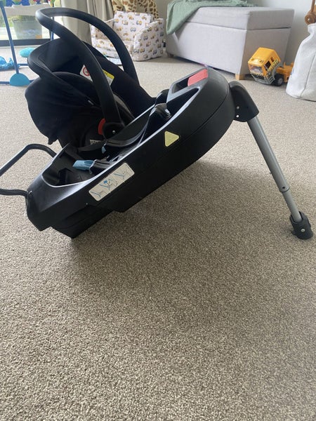 Mountain buggy Infant capsule and base628647375302411115