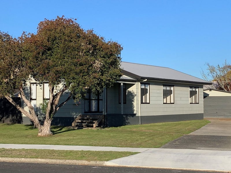 Image 1 of 8