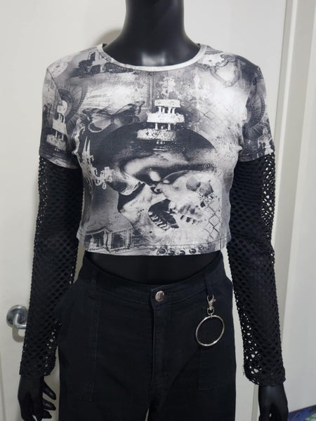 Dangerfield - Blackfriars cropped long sleeve top - Size 10 Carousel 1