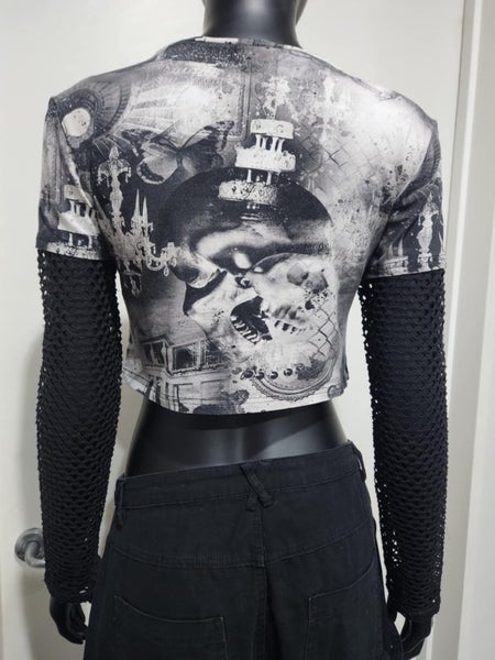 Dangerfield - Blackfriars cropped long sleeve top - Size 10 Carousel 2