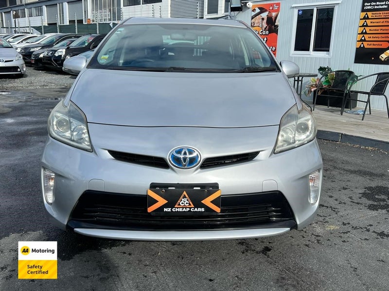 2012 Toyota Prius Hybrid62864759332994112