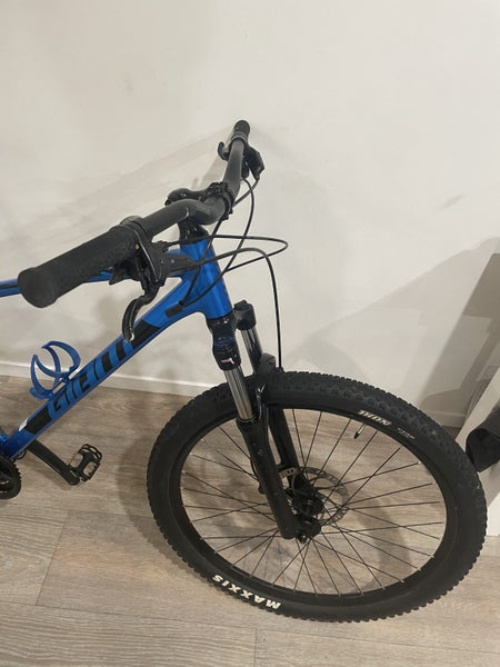 Giant Talon mountain bike62863873528066114