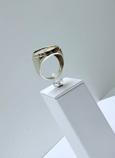 9 CT Yellow Gold Sovereign Ring Carousel 2