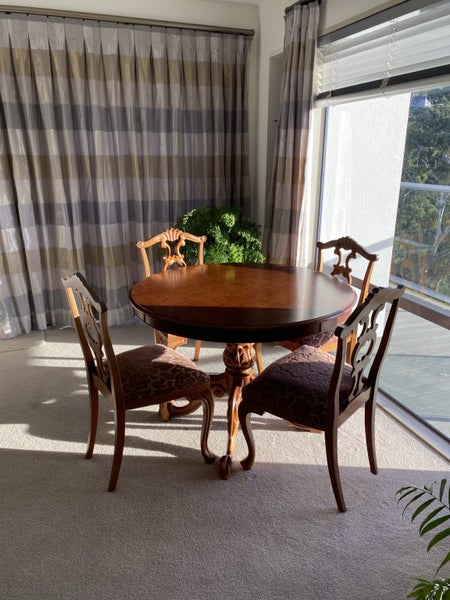 Dining table and chairs628632299656981129