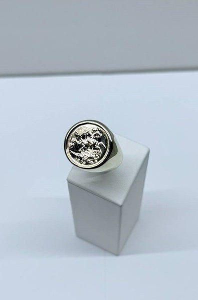 9 CT Yellow Gold Sovereign Ring Carousel 1
