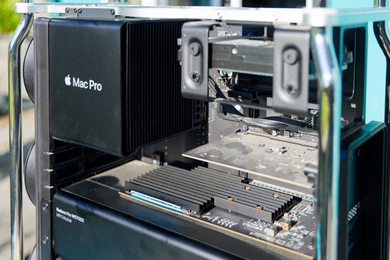 2019 Apple Mac Pro – 12-Core Carousel 8