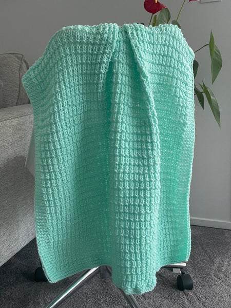 Hand Knitted Bassinet / Baby Blanket Carousel 1