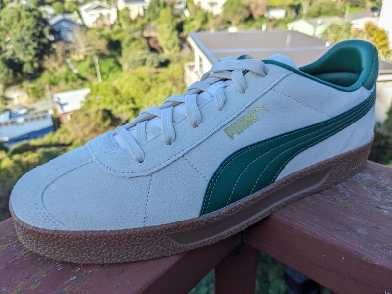 Classic Original Puma Club Suede Unisex sneakers in Alpine Snow-Vine-Puma Gold Carousel 2