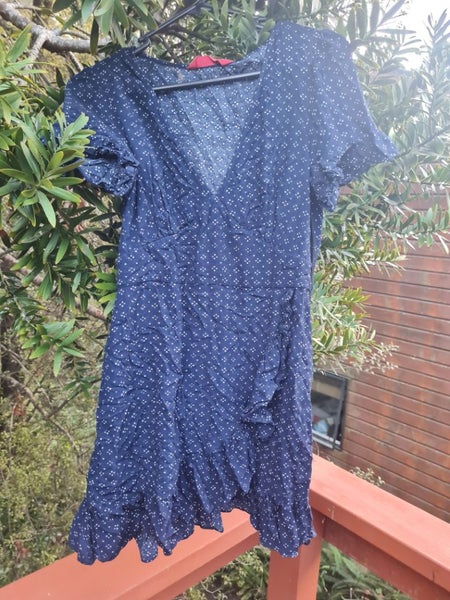 Clothing sale Carousel 1