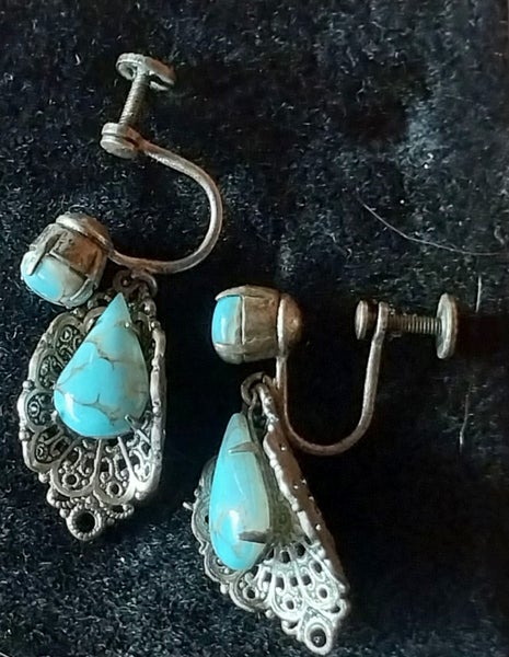 Vintage turquoise blue screw back earrings Carousel 2