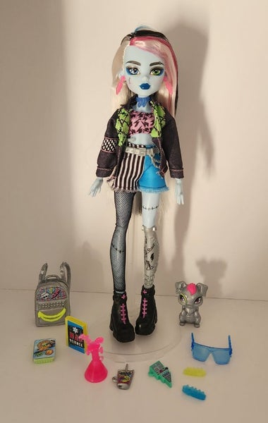 Monster High - G3 Core Refresh - Frankie Stein Carousel 1