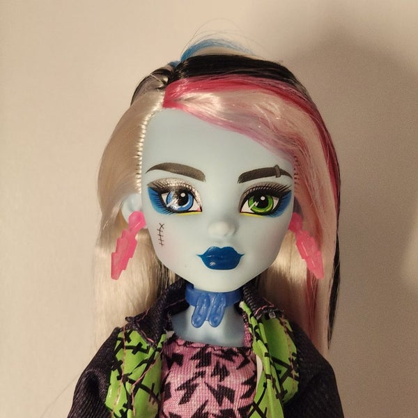 Monster High - G3 Core Refresh - Frankie Stein Carousel 2