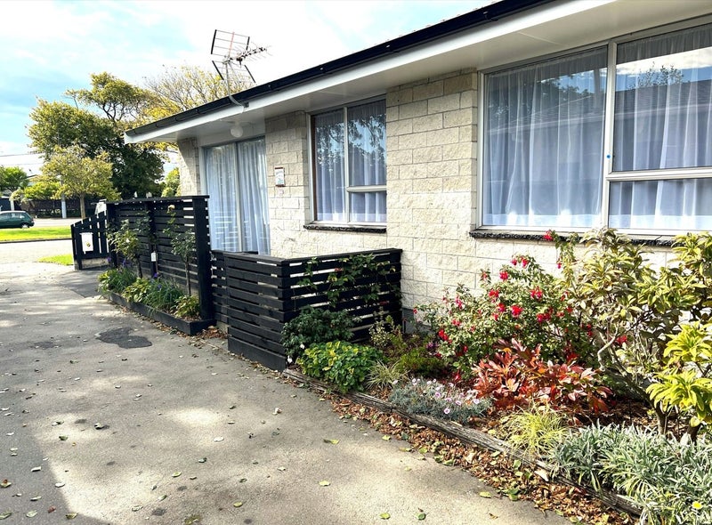 Image 1 of 20