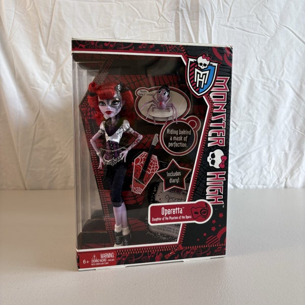 Operetta Monster High Doll Carousel 1
