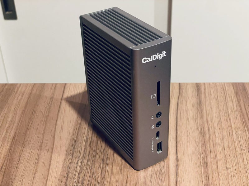 USB-C Dock - CalDigit TS3 Plus Carousel 1