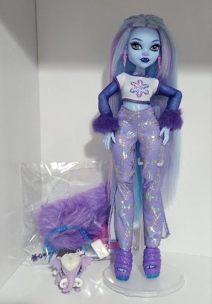 Monster High - G3 Signature - Abbey Bominable Carousel 1