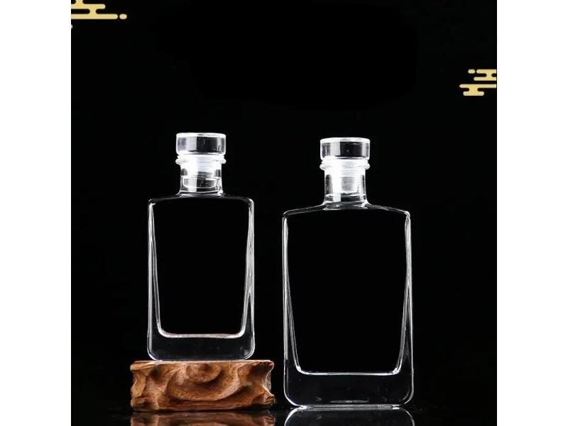 Liquor Glass 200ML Lead-Free Whiskey Decanter With Airtight Stopper Carousel 1