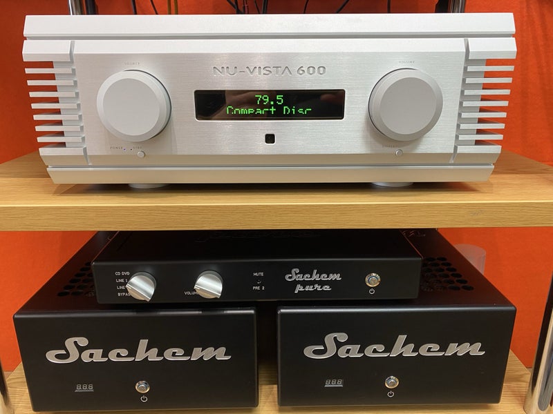 Nuvista 600 Musical Fidelity High End Integrated Amplifier. Carousel 3