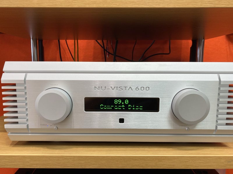 Nuvista 600 Musical Fidelity High End Integrated Amplifier. Carousel 1