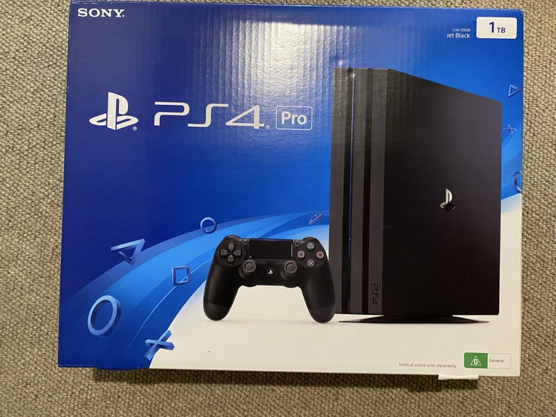 excellent condition Playstation 4 + 3 controllers+ 7 games Carousel 1