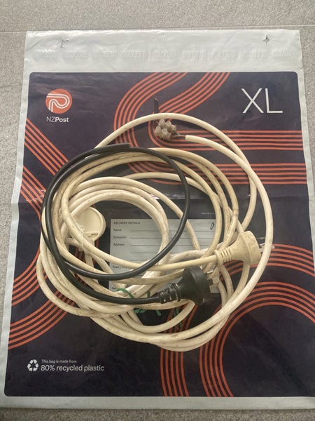 3 x electrical cords - see all pics for more details Carousel 5