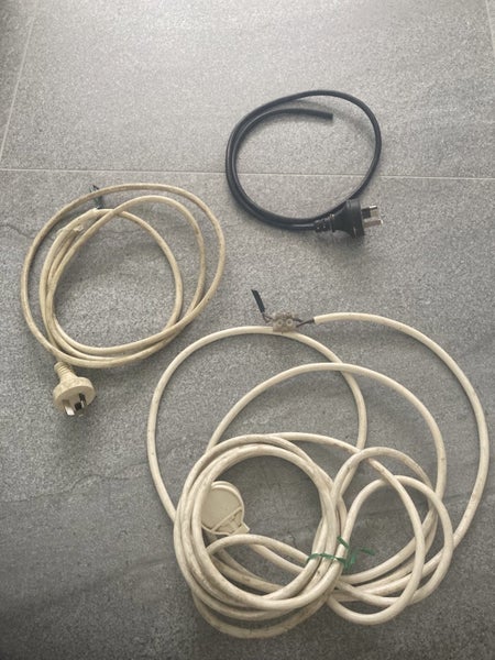 3 x electrical cords - see all pics for more details Carousel 1