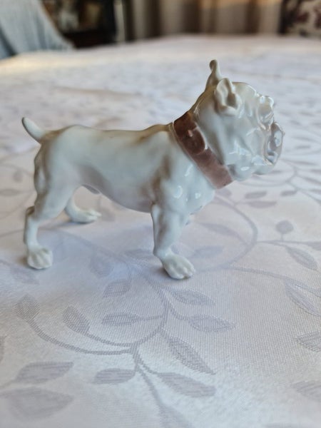 Bulldog Figurine Carousel 2