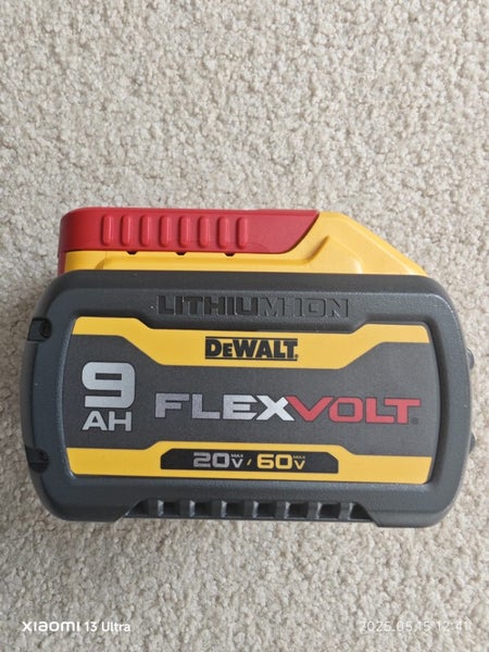 DeWalt flexvolt 9Ah Battery Carousel 1