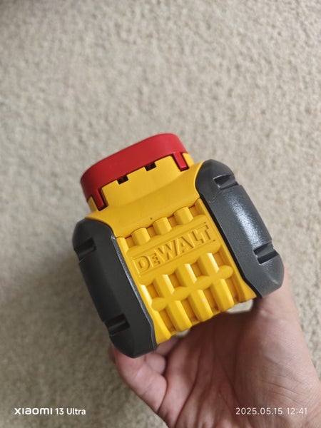 DeWalt flexvolt 9Ah Battery Carousel 5