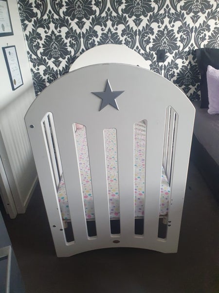 Genesis furniture lullaby cot Carousel 1