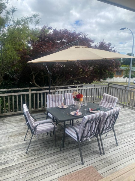 Hamilton Lake, 4 bedrooms62930697757570112