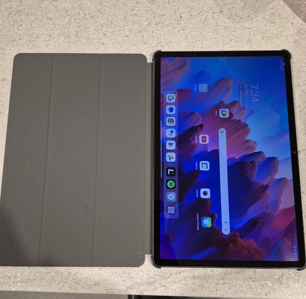 Lenovo Tablet and Cover Carousel 2